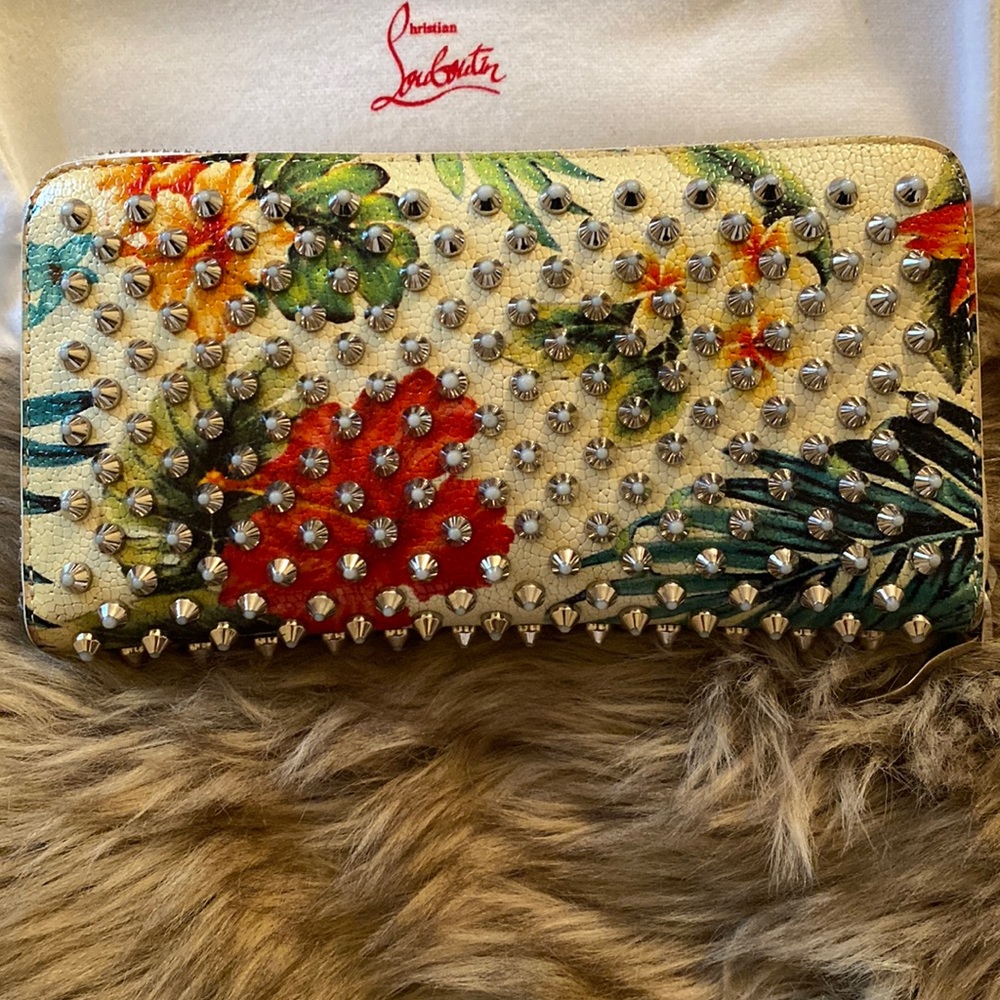 Christian Louboutin Zippy wallet in like new condition
